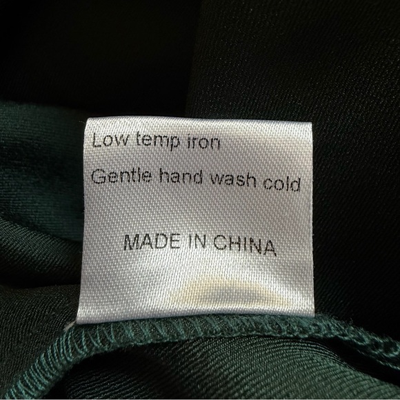 Caryn Lawn Dark Green Satin Shift Dress One Size Minimalist NWT - Picture 9 of 11